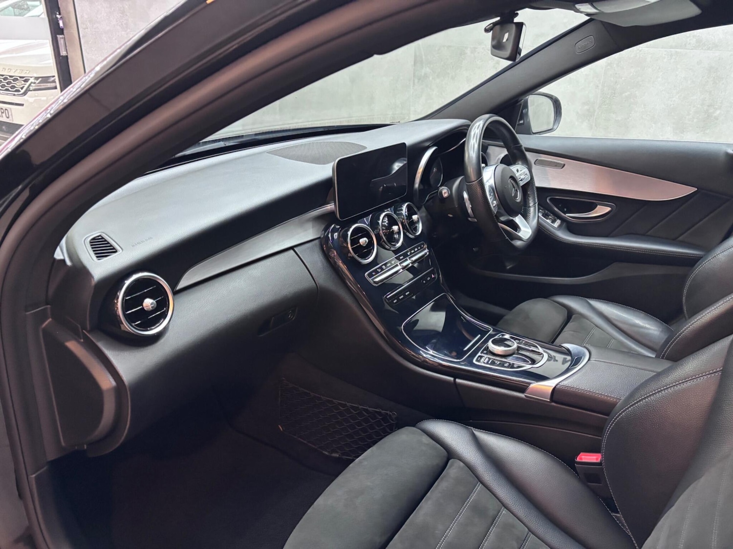 Used Mercedes-Benz C Class 2019 for sale - 76584618: Photo 11