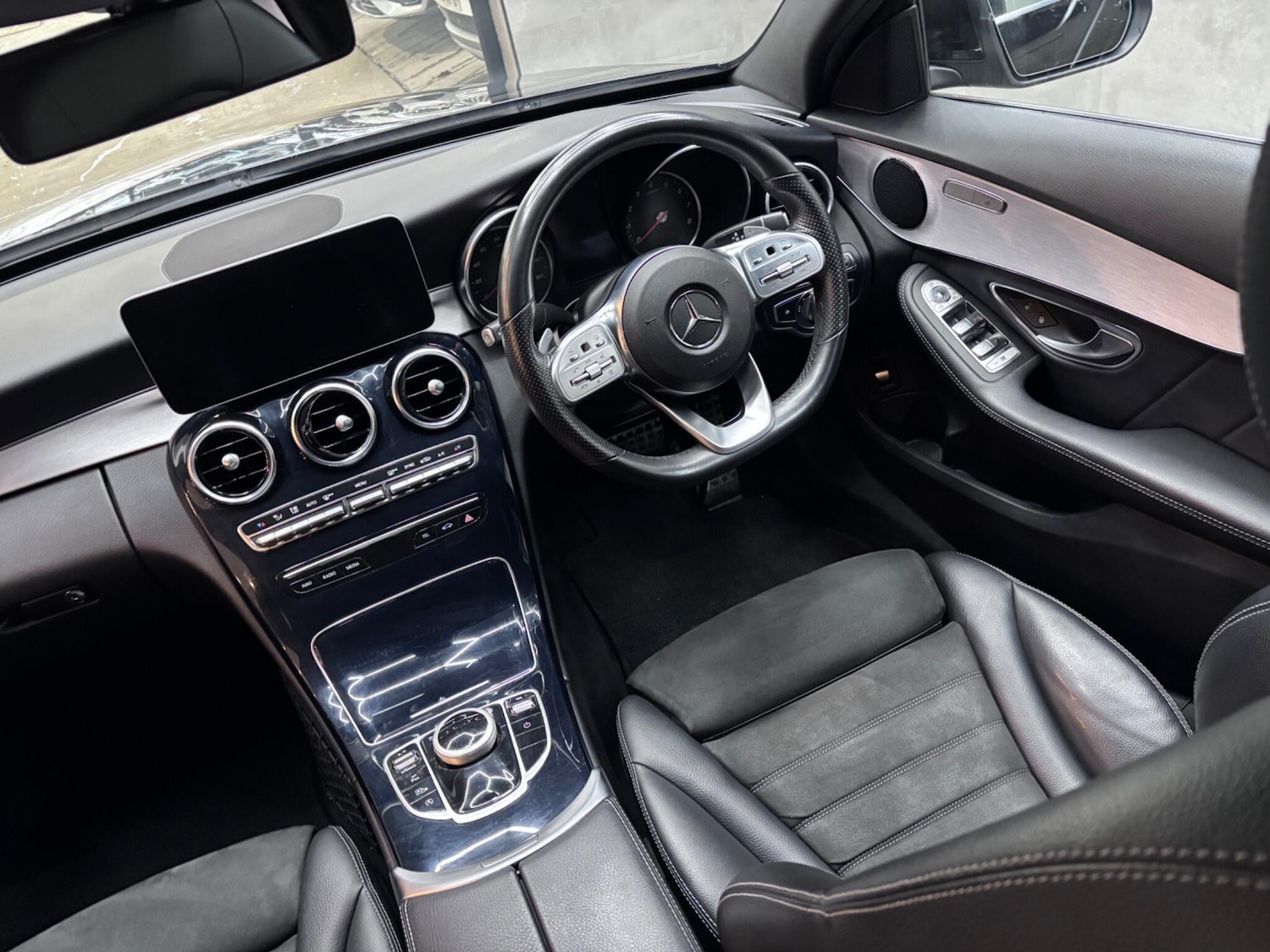 Used Mercedes-Benz C Class 2019 for sale - 76584618: Photo 14