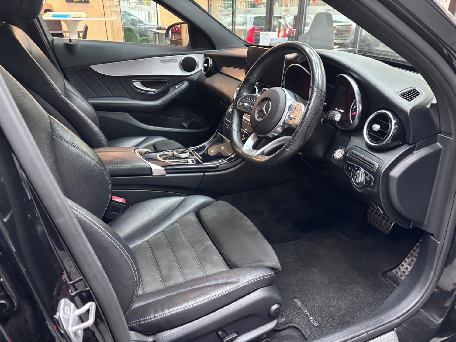 Used Mercedes-Benz C Class 2019 for sale - 76584618: Photo 17