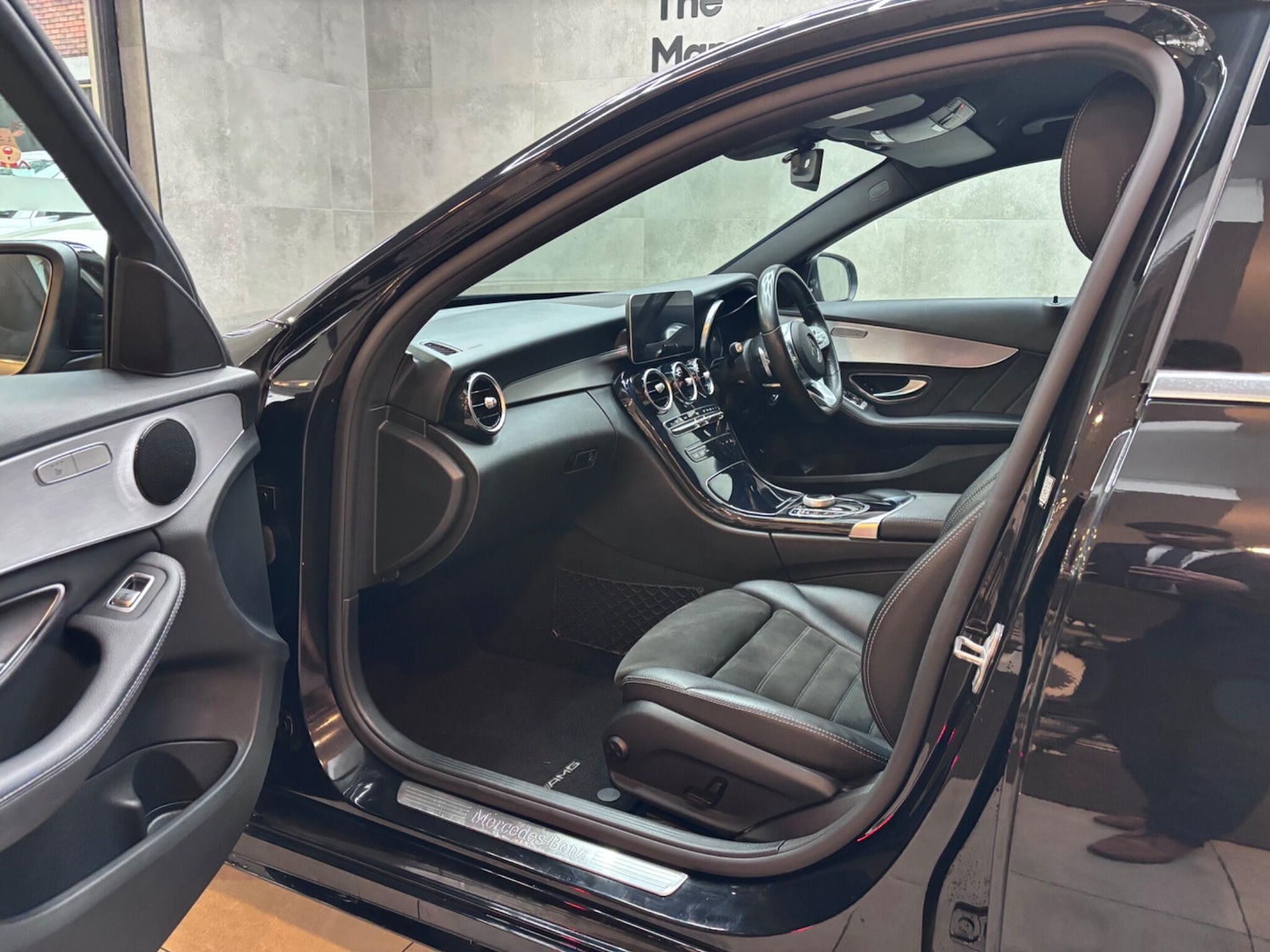 Used Mercedes-Benz C Class 2019 for sale - 76584618: Photo 55