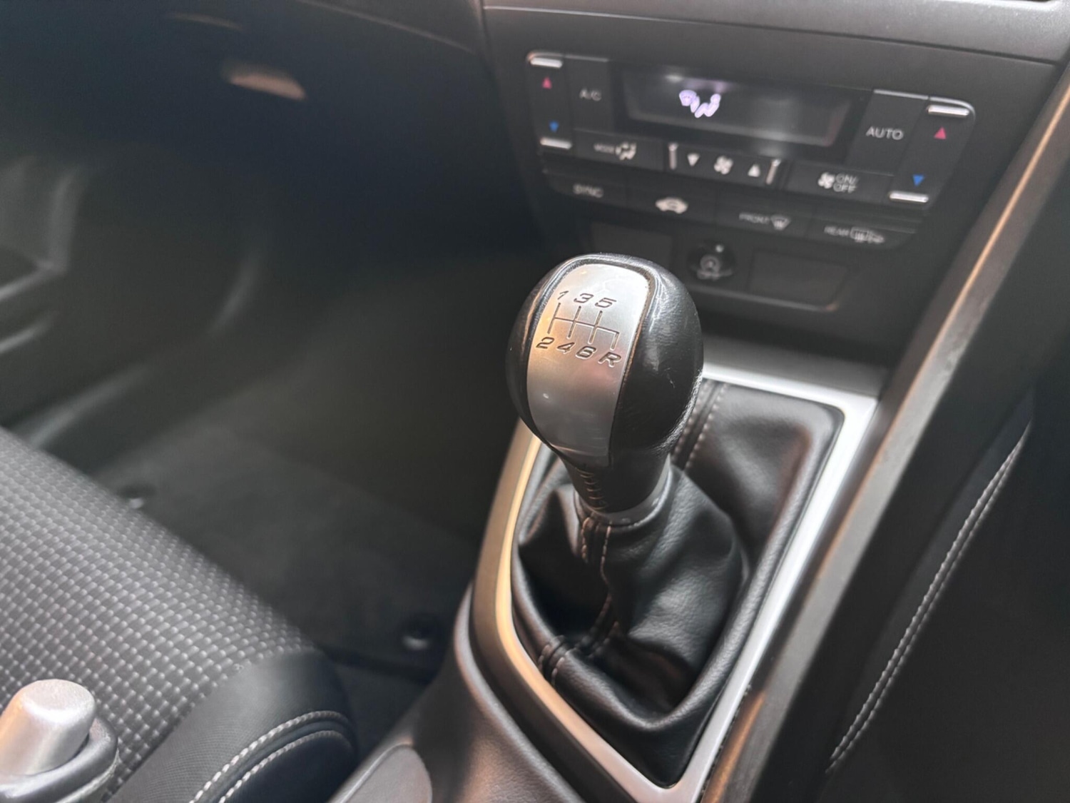 Used Honda Civic 2016 for sale - 77671108: Photo 13