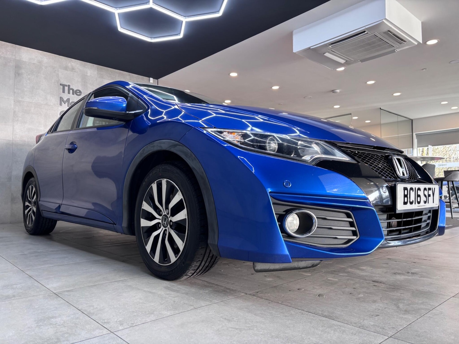 Used Honda Civic 2016 for sale - 77671108: Photo 2