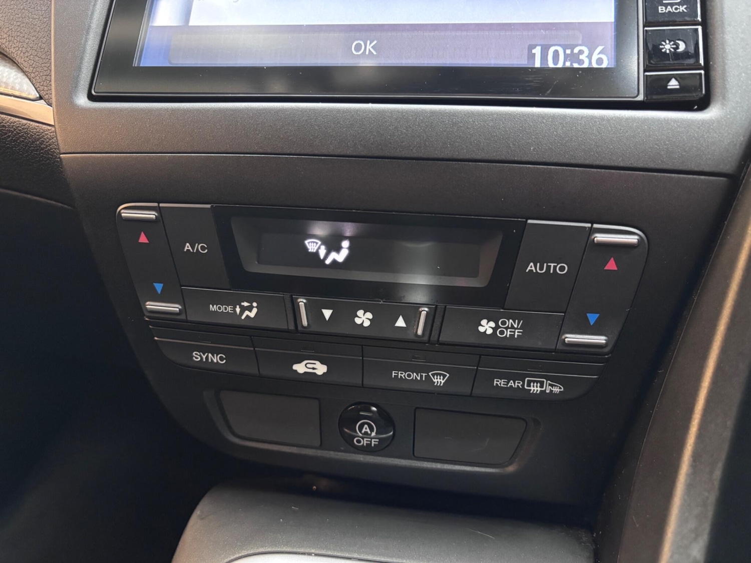 Used Honda Civic 2016 for sale - 77671108: Photo 40