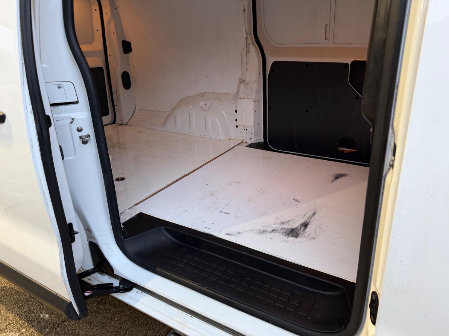 Used Vauxhall Vivaro for sale - 77753675: Photo 56