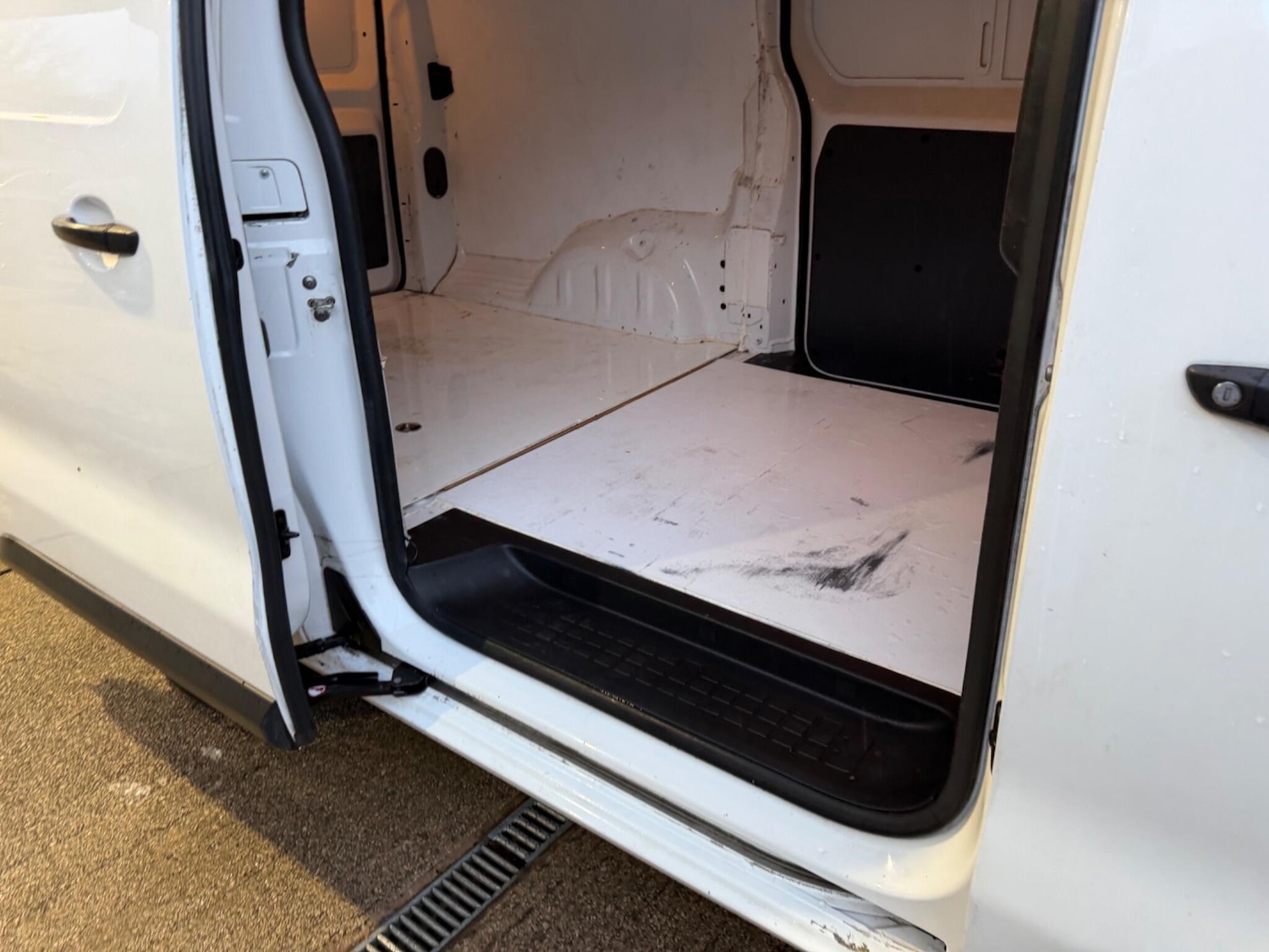 Used Vauxhall Vivaro for sale - 77753675: Photo 57