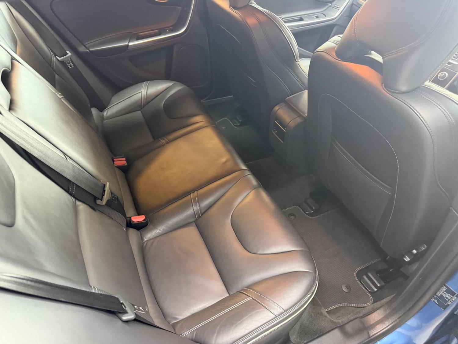 Used Volvo V60 2016 for sale - 78171036: Photo 25