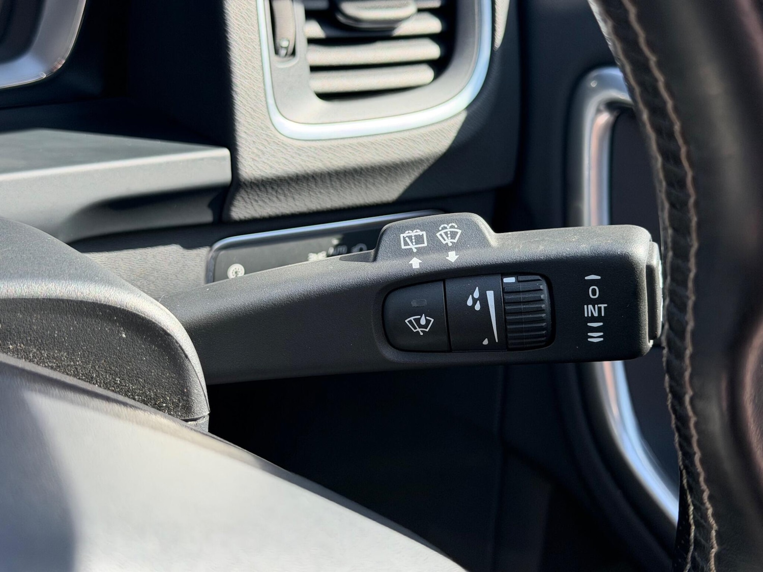 Used Volvo V60 2016 for sale - 78171036: Photo 29