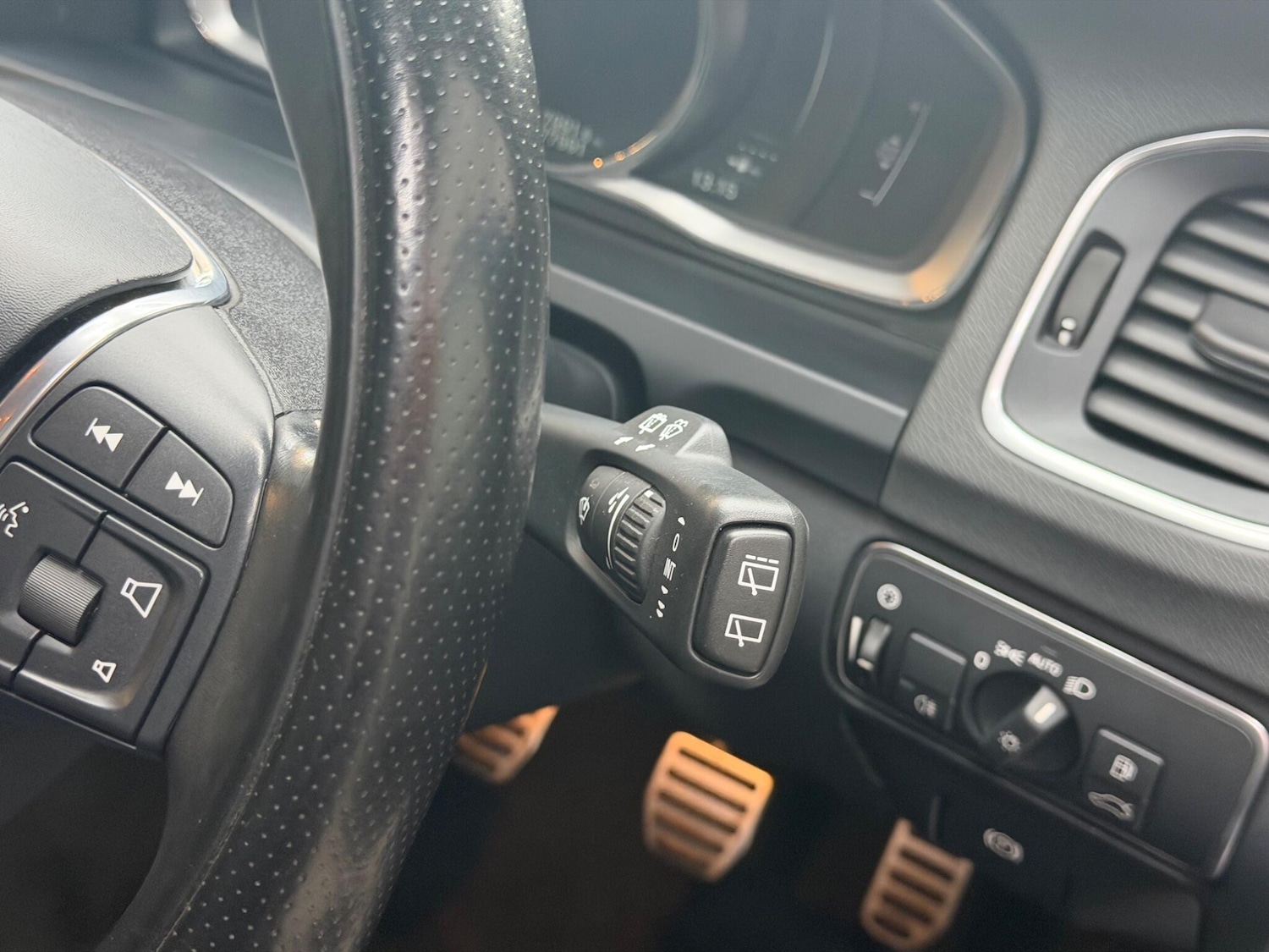 Used Volvo V60 2016 for sale - 78171036: Photo 32