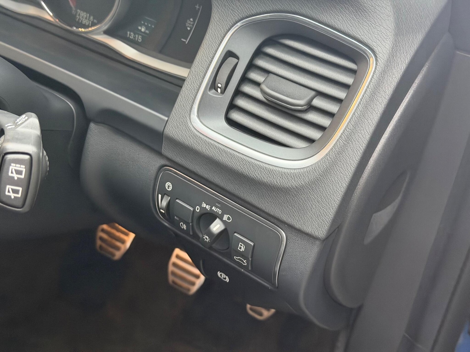 Used Volvo V60 2016 for sale - 78171036: Photo 34