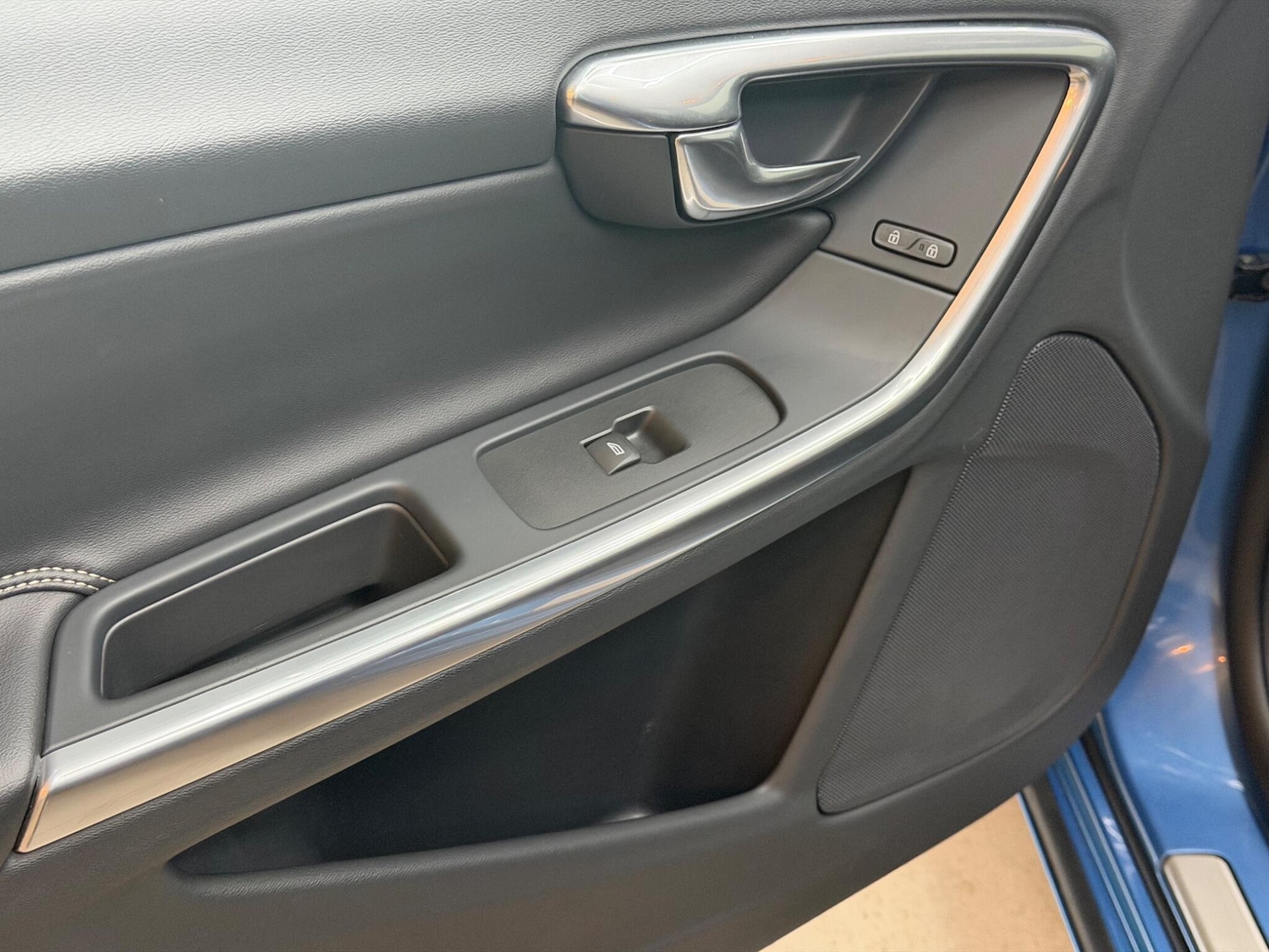 Used Volvo V60 2016 for sale - 78171036: Photo 36