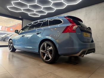 Used Volvo V60 2016 for sale - 78171036: Photo