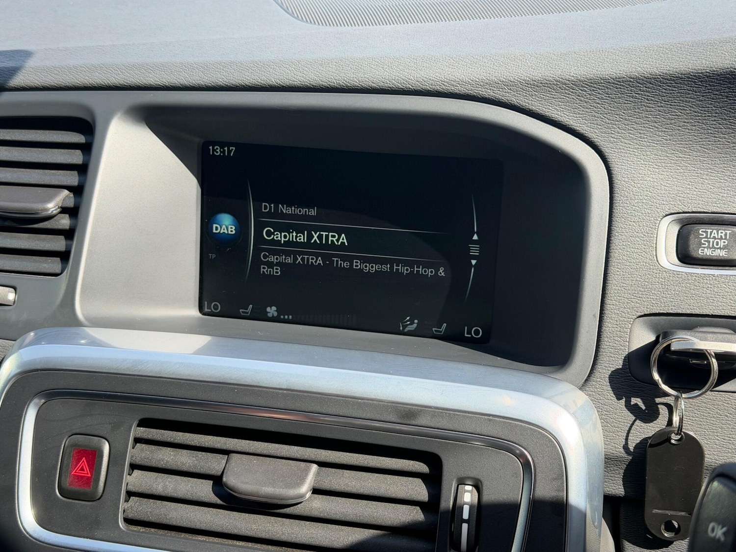 Used Volvo V60 2016 for sale - 78171036: Photo 40