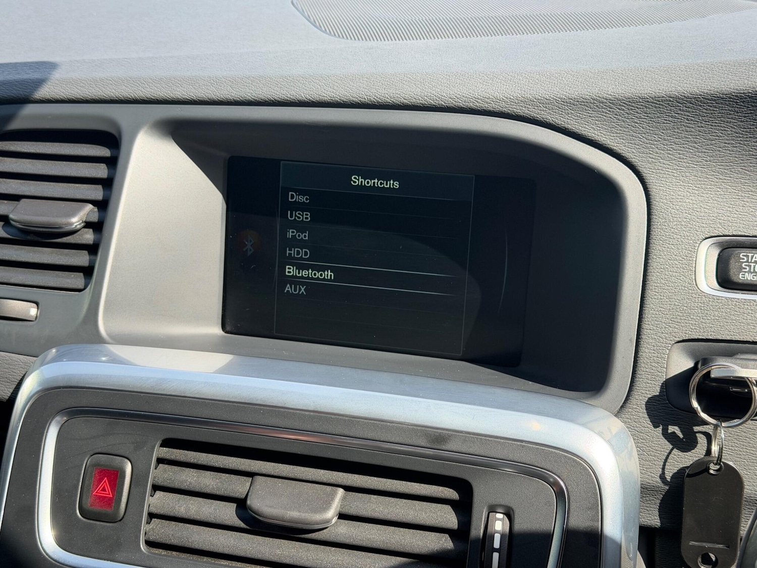 Used Volvo V60 2016 for sale - 78171036: Photo 41