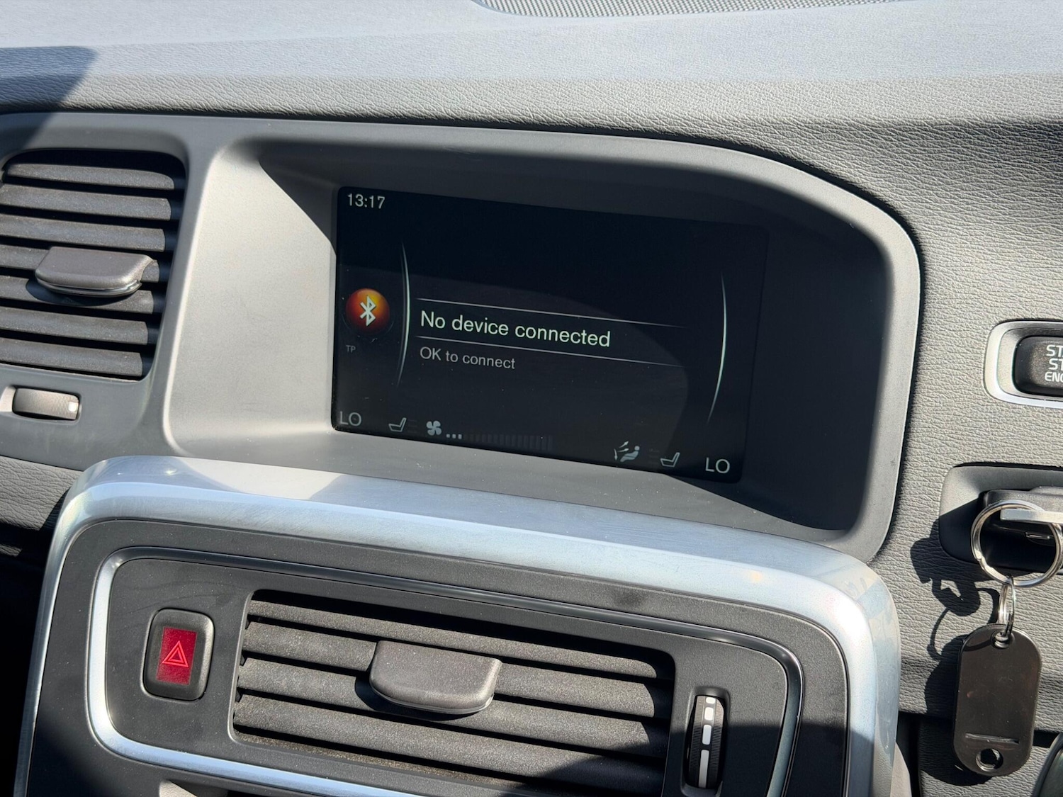 Used Volvo V60 2016 for sale - 78171036: Photo 42