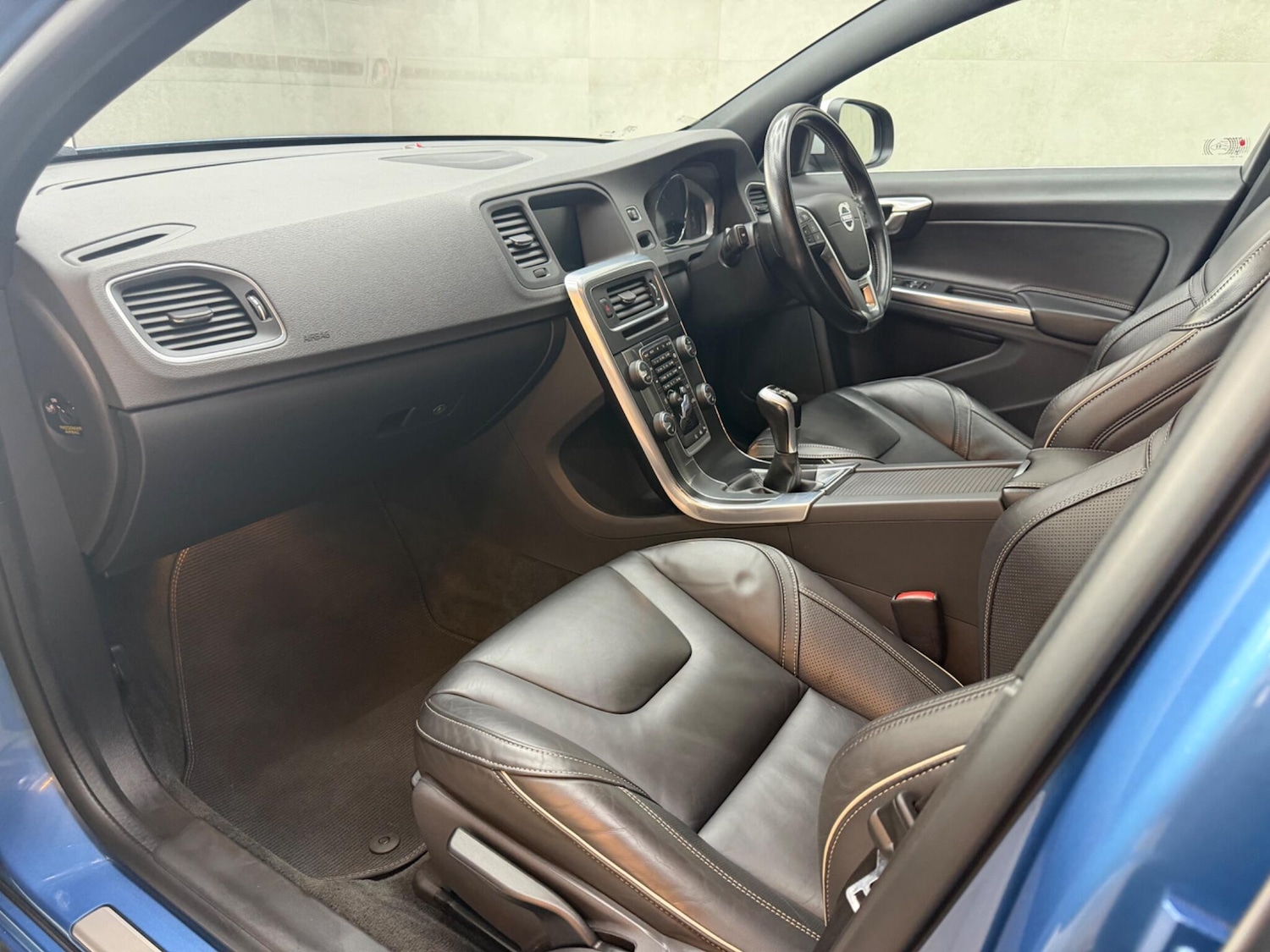 Used Volvo V60 2016 for sale - 78171036: Photo 49