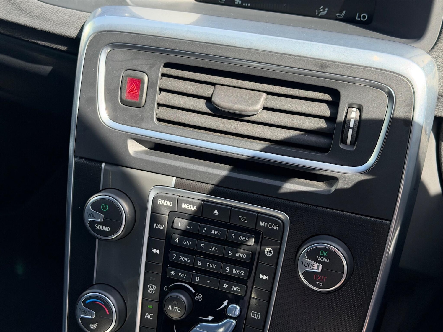 Used Volvo V60 2016 for sale - 78171036: Photo 56