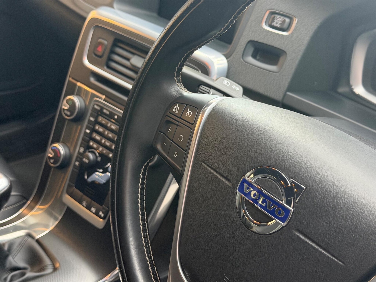 Used Volvo V60 2016 for sale - 78171036: Photo 57