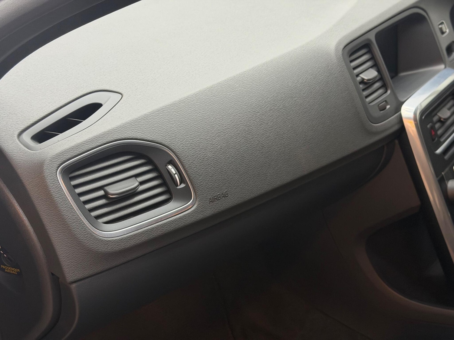 Used Volvo V60 2016 for sale - 78171036: Photo 60