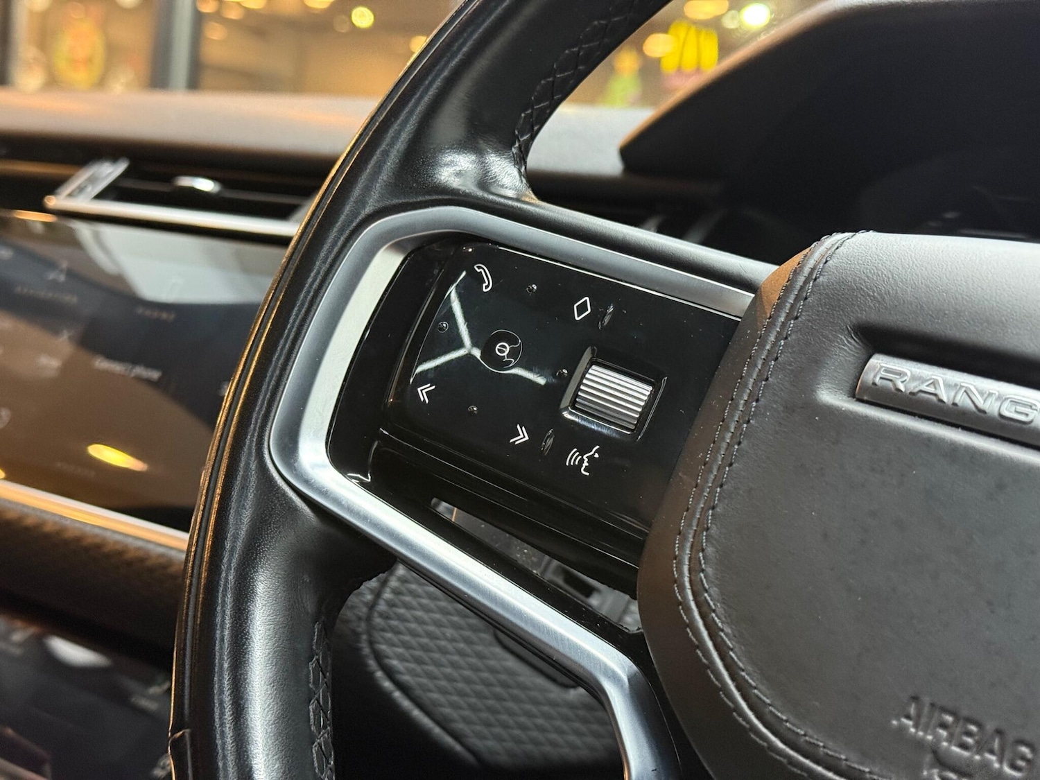 Used Land Rover Range Rover Velar 2021 for sale - 76742716: Photo 26