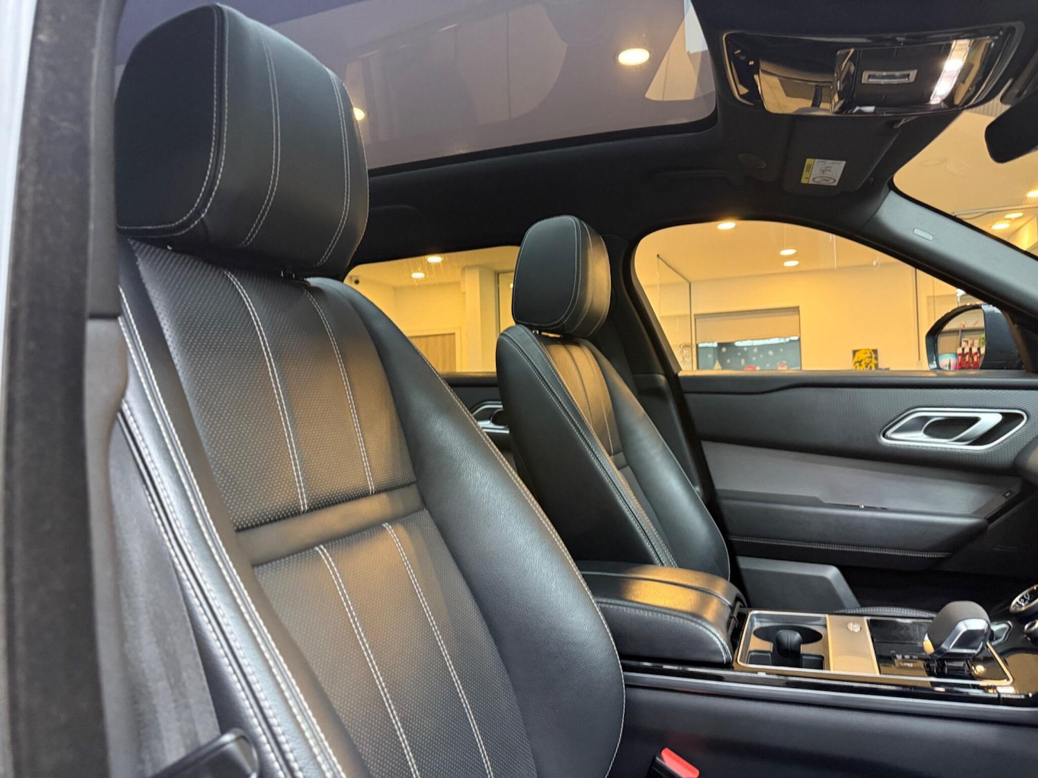 Used Land Rover Range Rover Velar 2021 for sale - 76742716: Photo 41