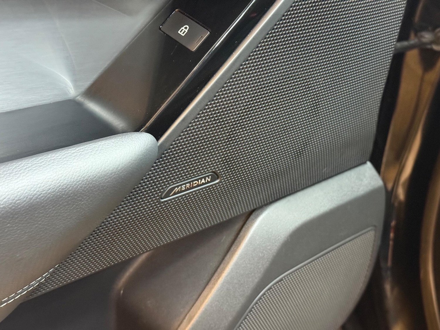 Used Land Rover Range Rover Velar 2021 for sale - 76742716: Photo 42