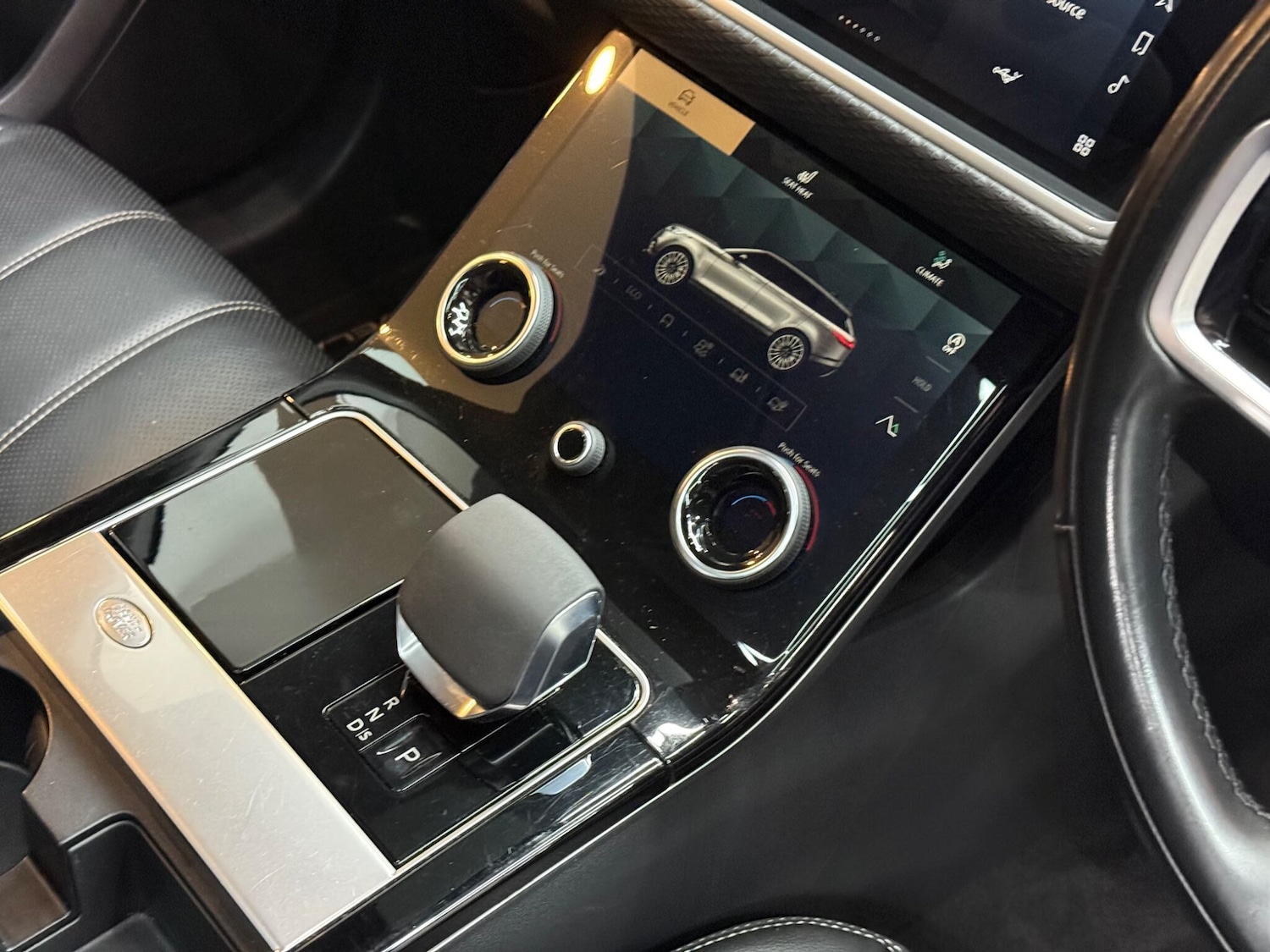 Used Land Rover Range Rover Velar 2021 for sale - 76742716: Photo 53