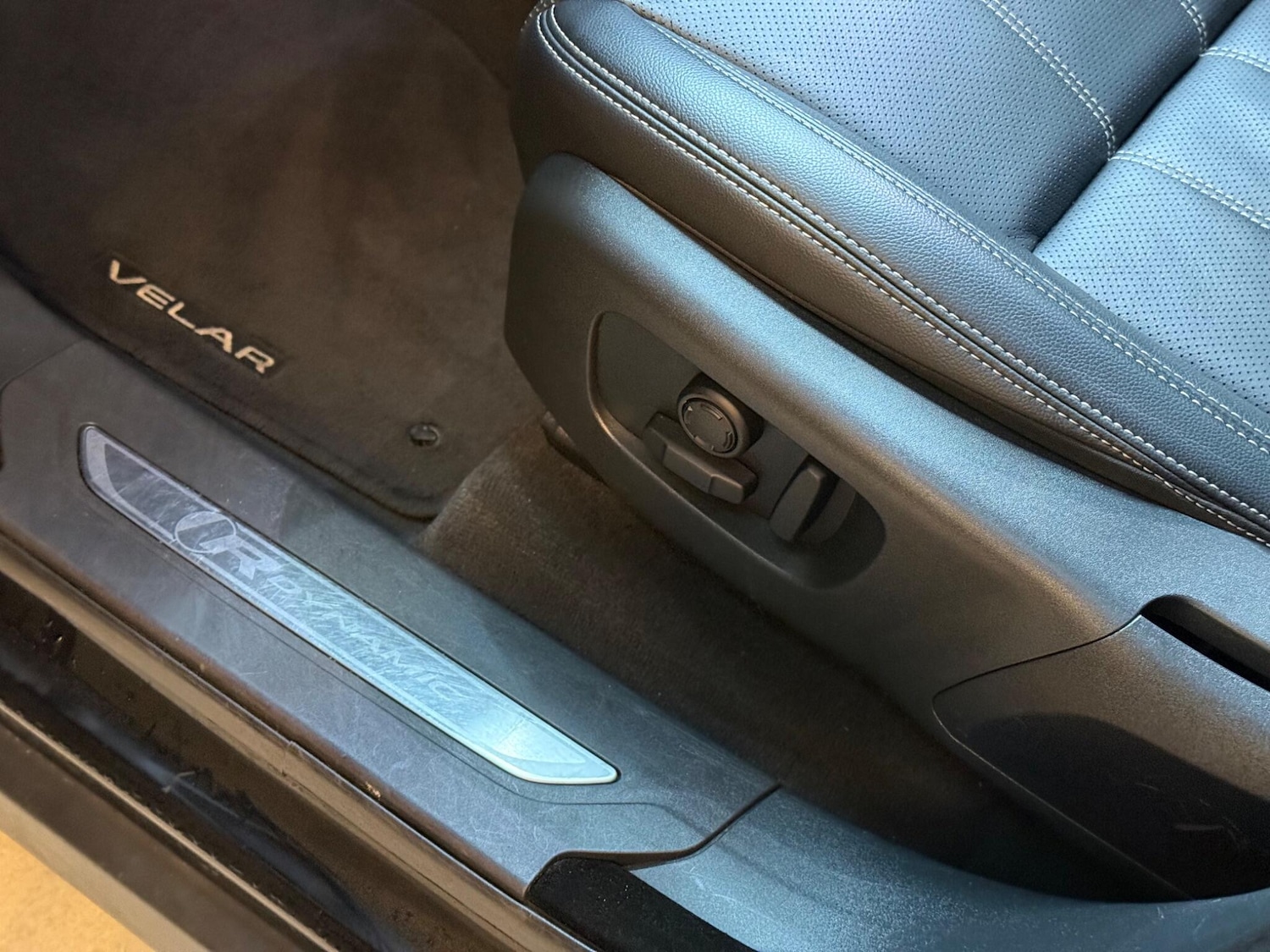 Used Land Rover Range Rover Velar 2021 for sale - 76742716: Photo 58