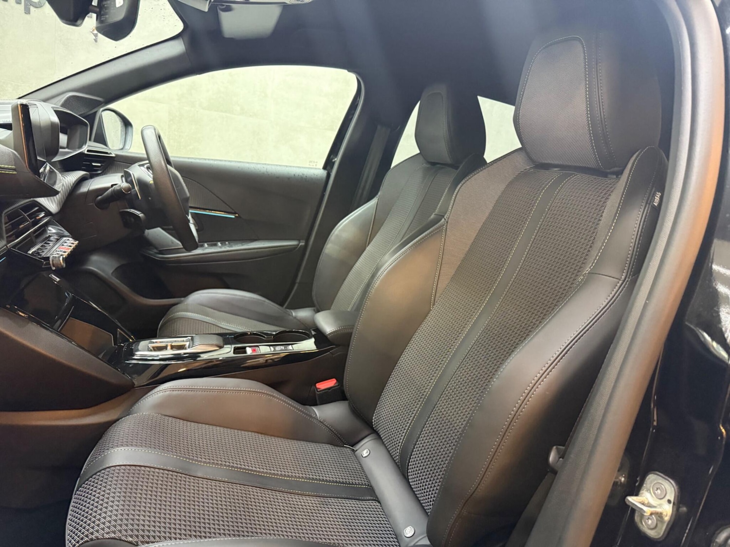 Used Peugeot 208 2023 for sale - 76607314: Photo 31