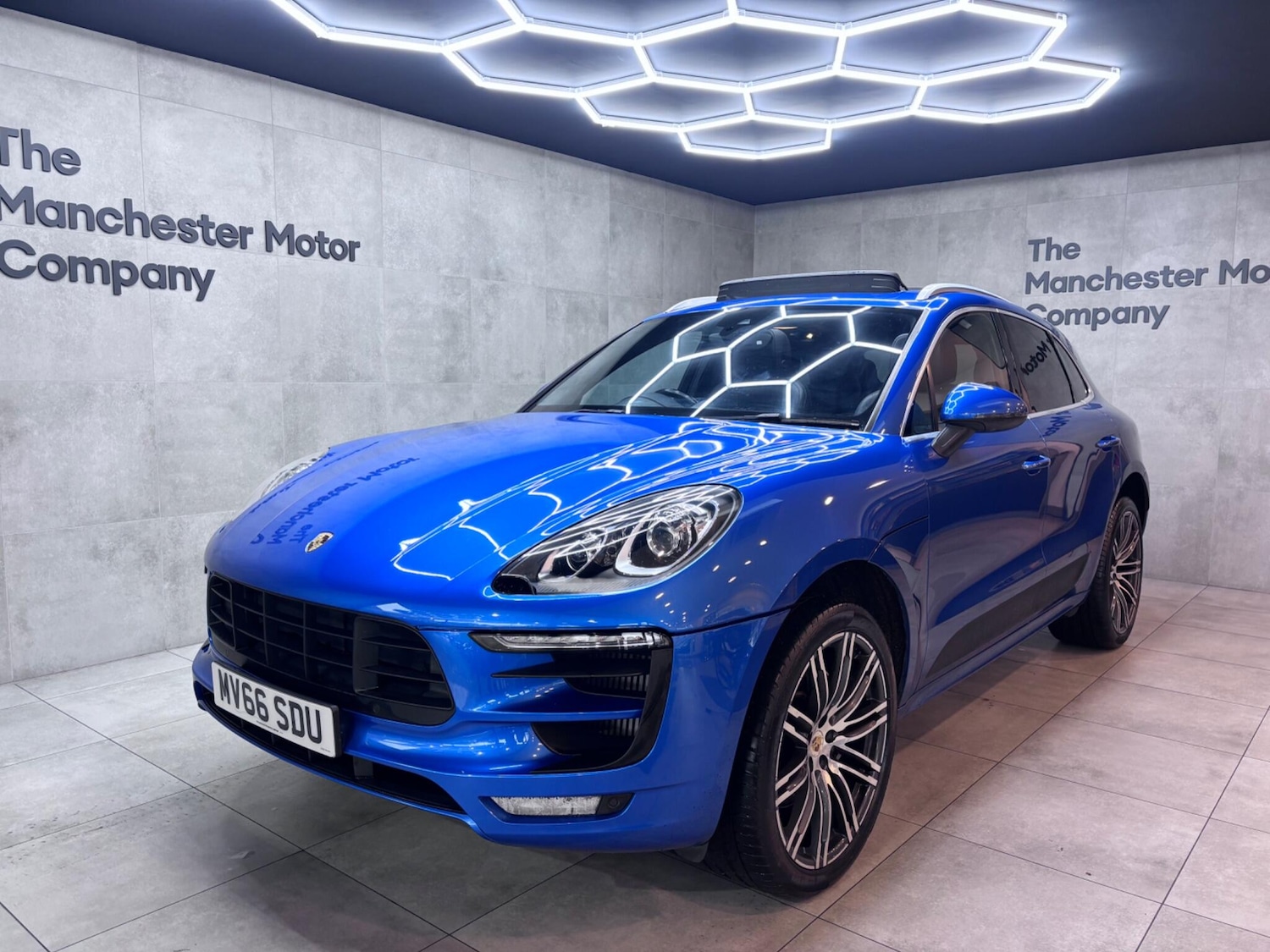 Used Porsche Macan 2016 for sale - 76336177: Photo 1