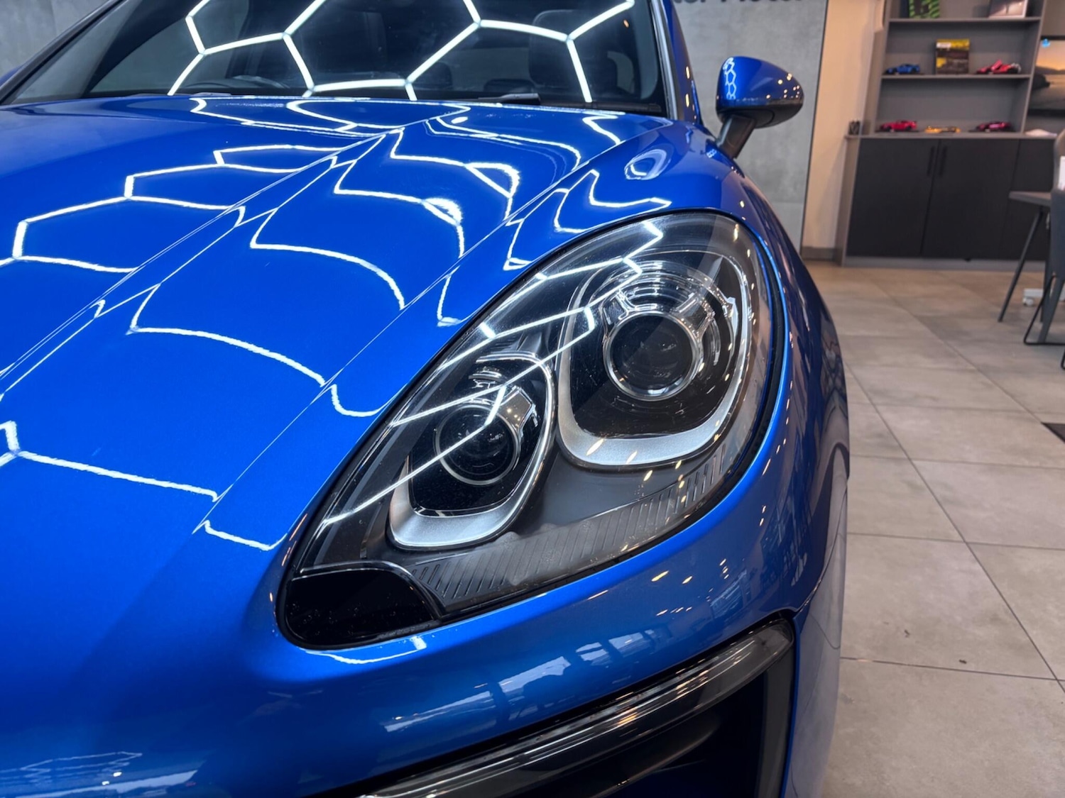 Used Porsche Macan 2016 for sale - 76336177: Photo 3