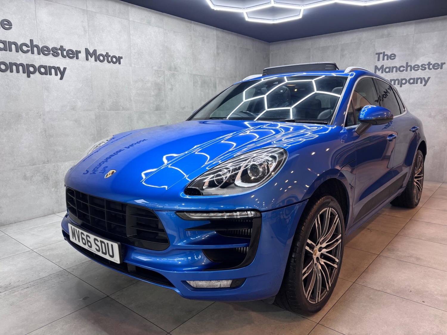 Used Porsche Macan 2016 for sale - 76336177: Photo 4