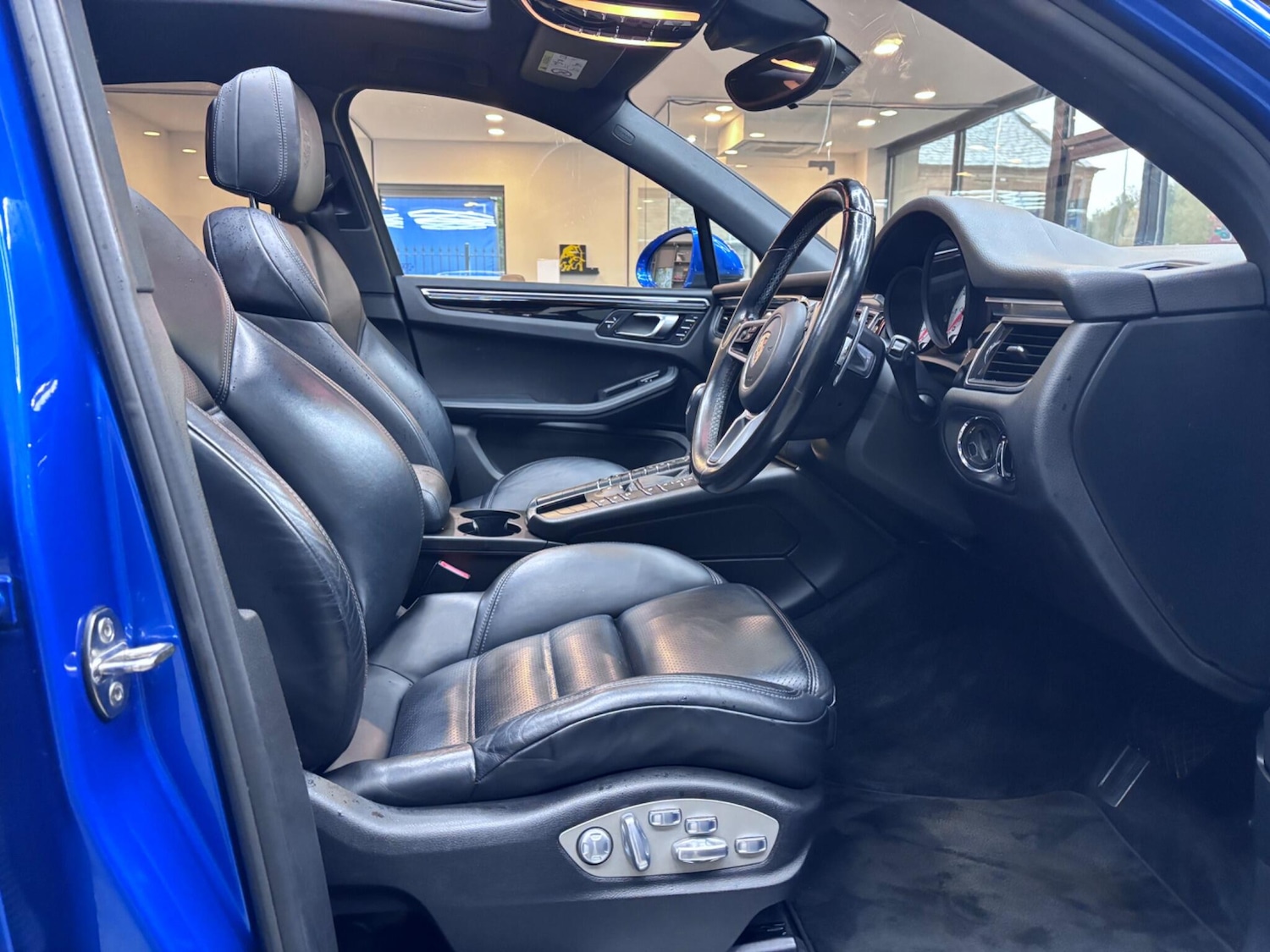 Used Porsche Macan 2016 for sale - 76336177: Photo 46