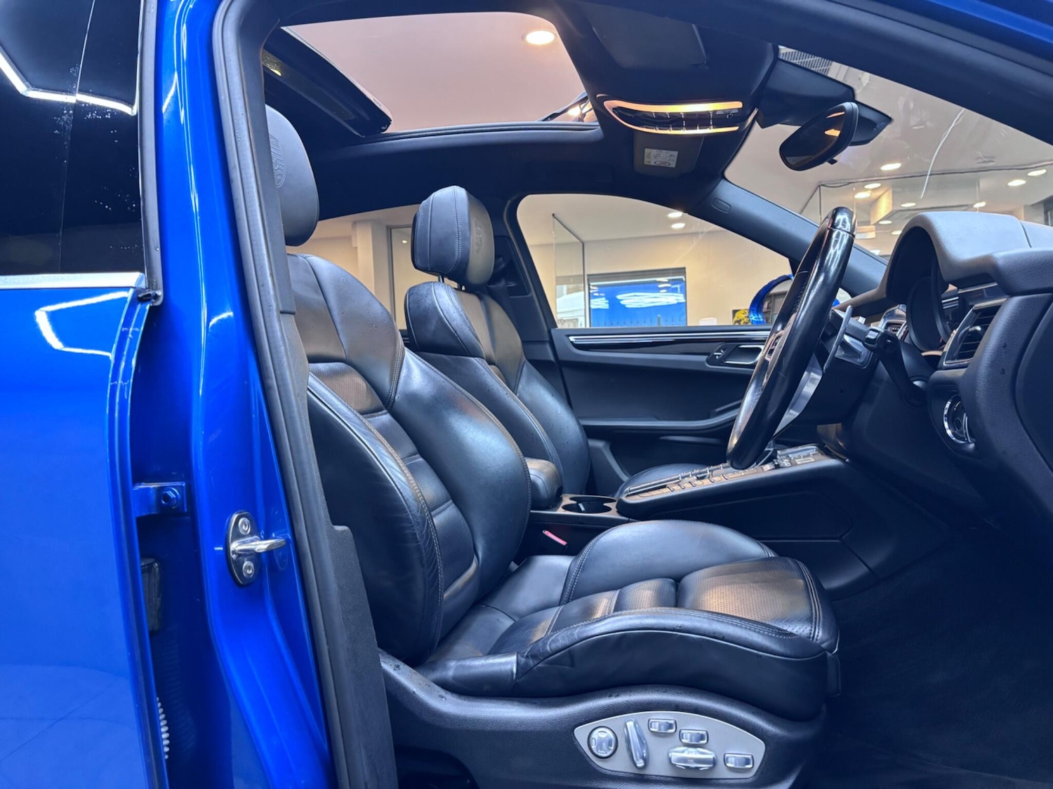 Used Porsche Macan 2016 for sale - 76336177: Photo 51