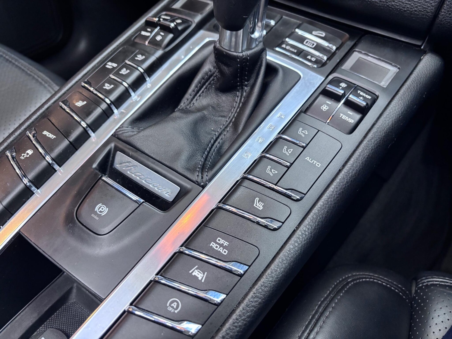 Used Porsche Macan 2016 for sale - 76336177: Photo 69