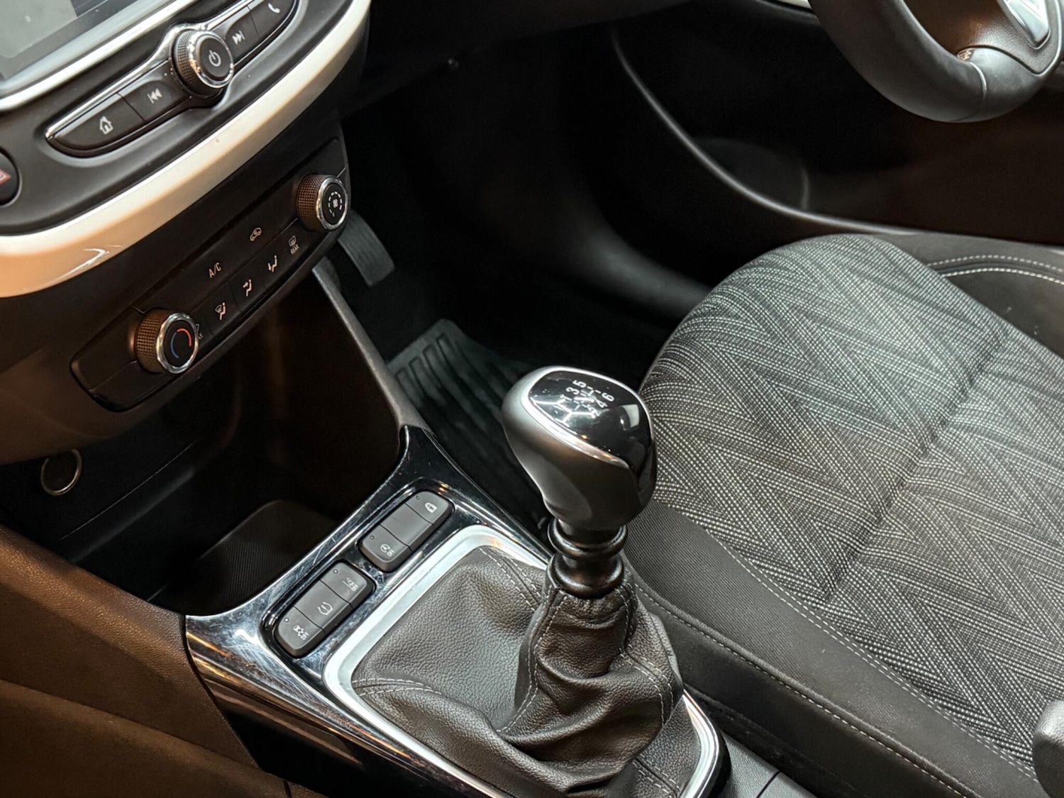 Used Vauxhall Crossland X 2020 for sale - 76644765: Photo 19