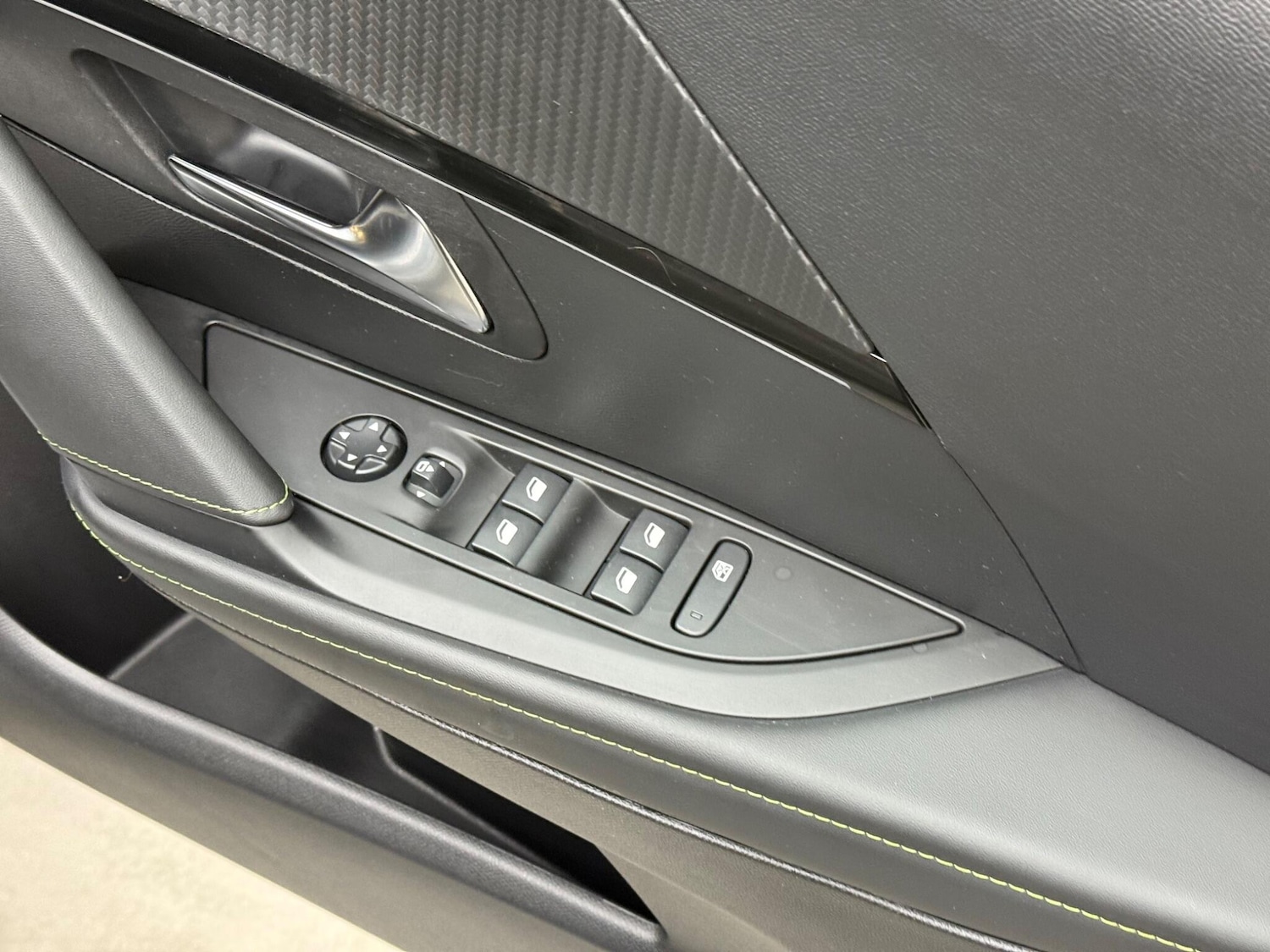 Used Peugeot 208 2023 for sale - 77021270: Photo 25