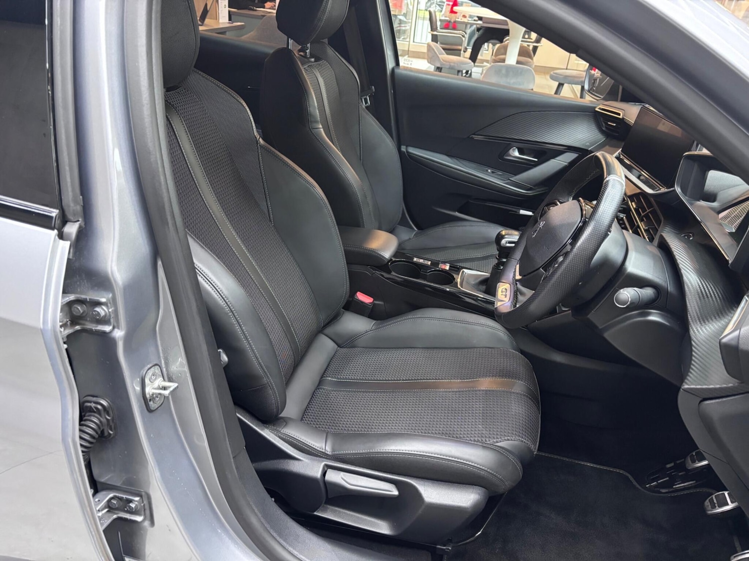 Used Peugeot 208 for sale - 77242642: Photo 28