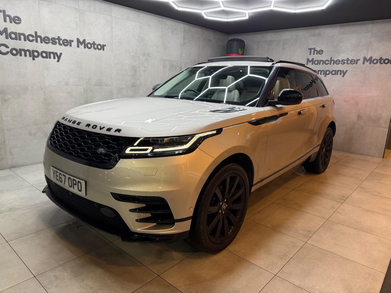 Used Land Rover Range Rover Velar 2017 for sale - 76992985: Photo 1