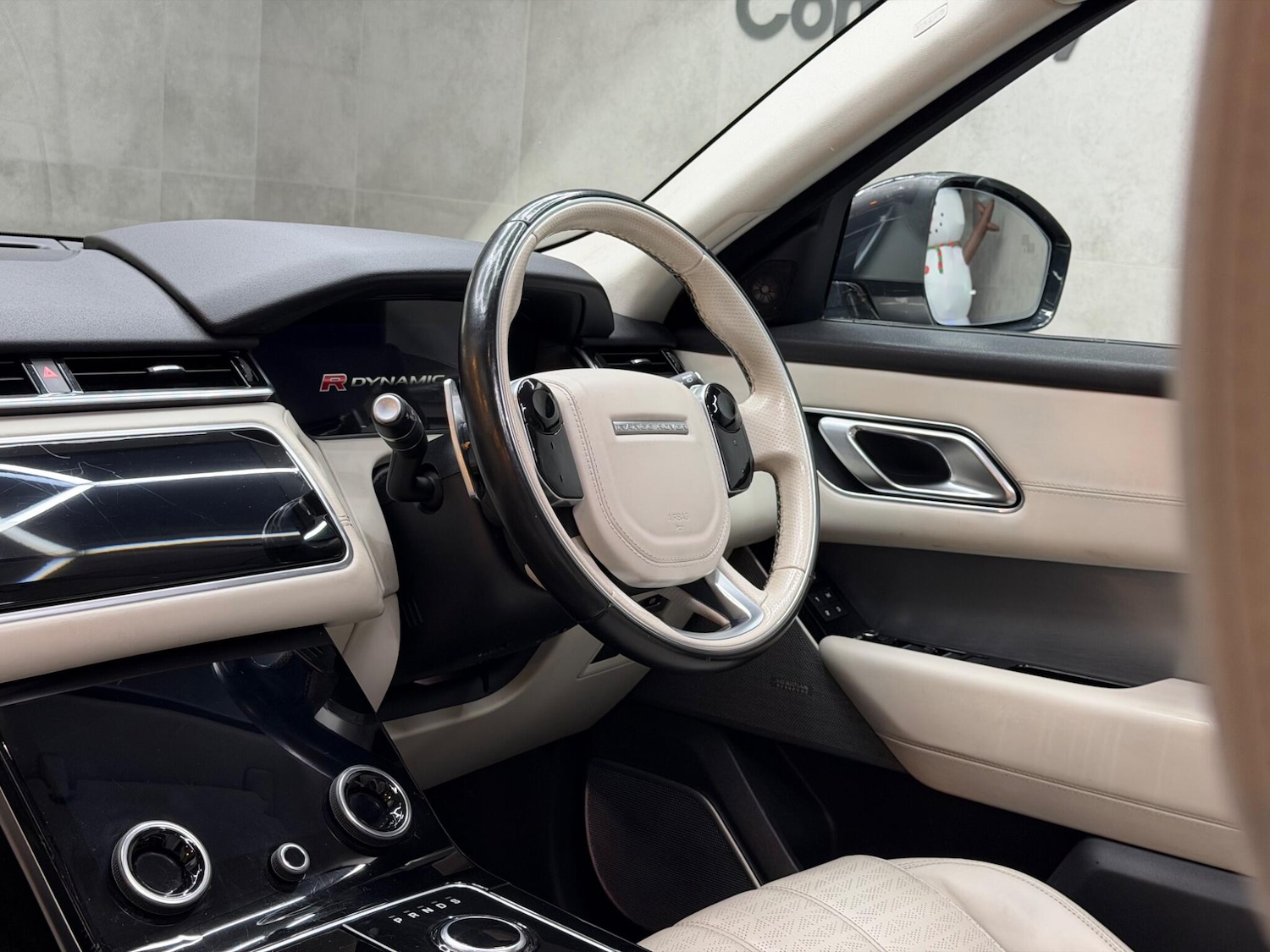 Used Land Rover Range Rover Velar 2017 for sale - 76992985: Photo 10