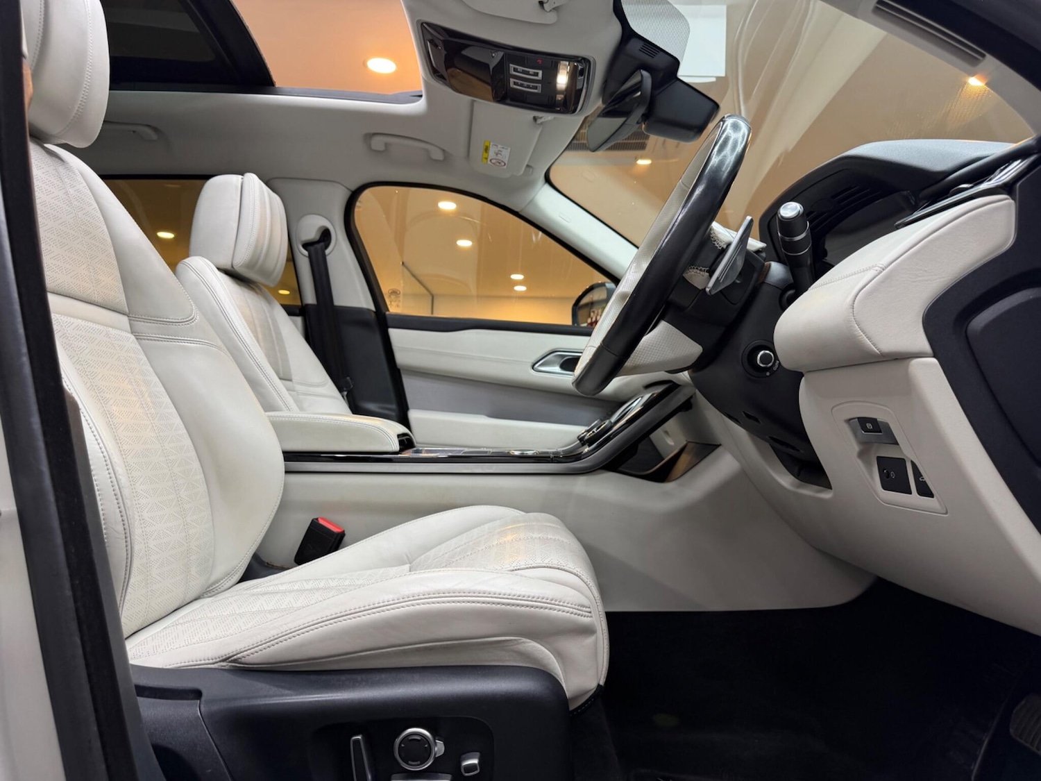 Used Land Rover Range Rover Velar 2017 for sale - 76992985: Photo 15