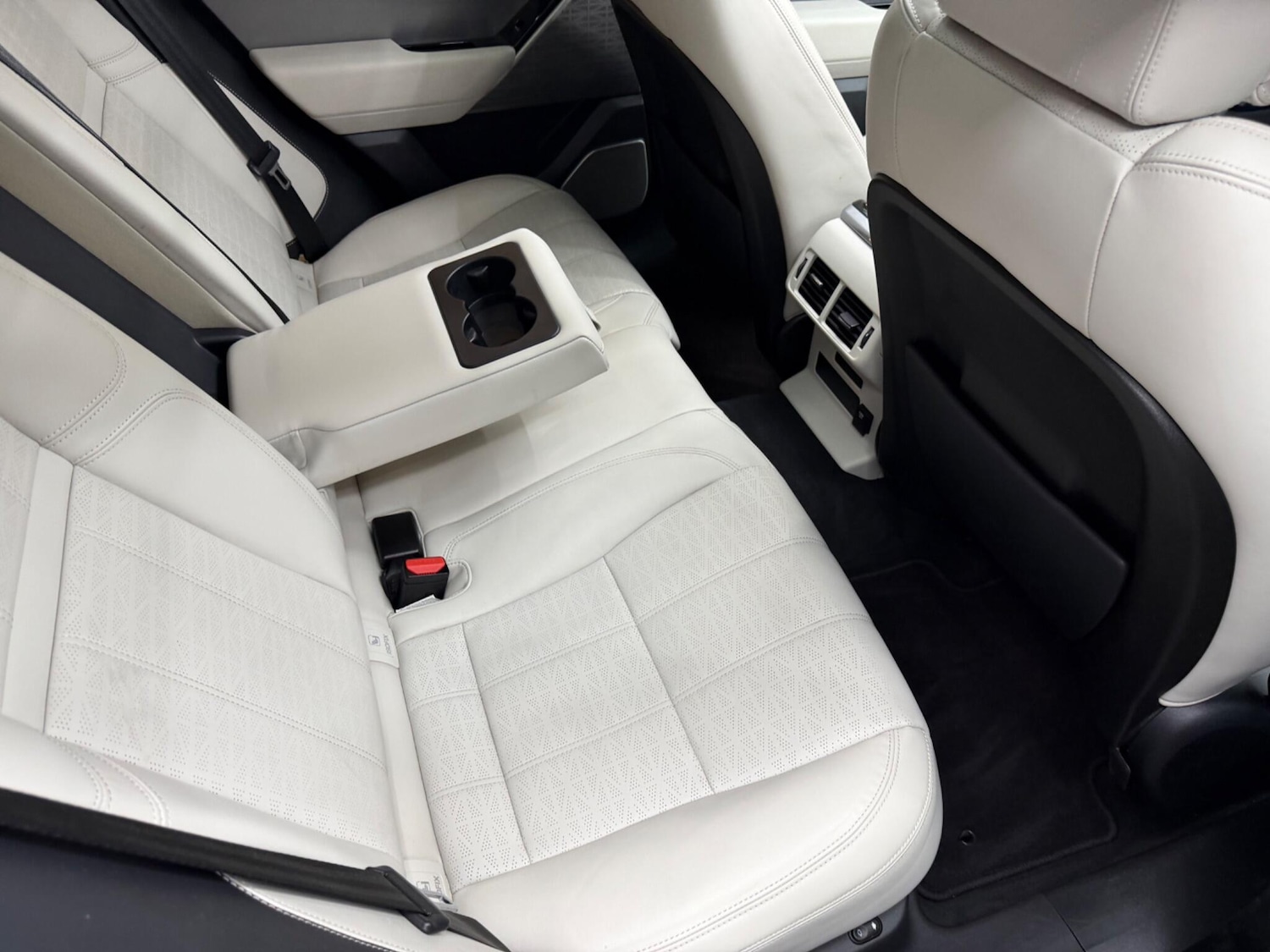 Used Land Rover Range Rover Velar 2017 for sale - 76992985: Photo 19