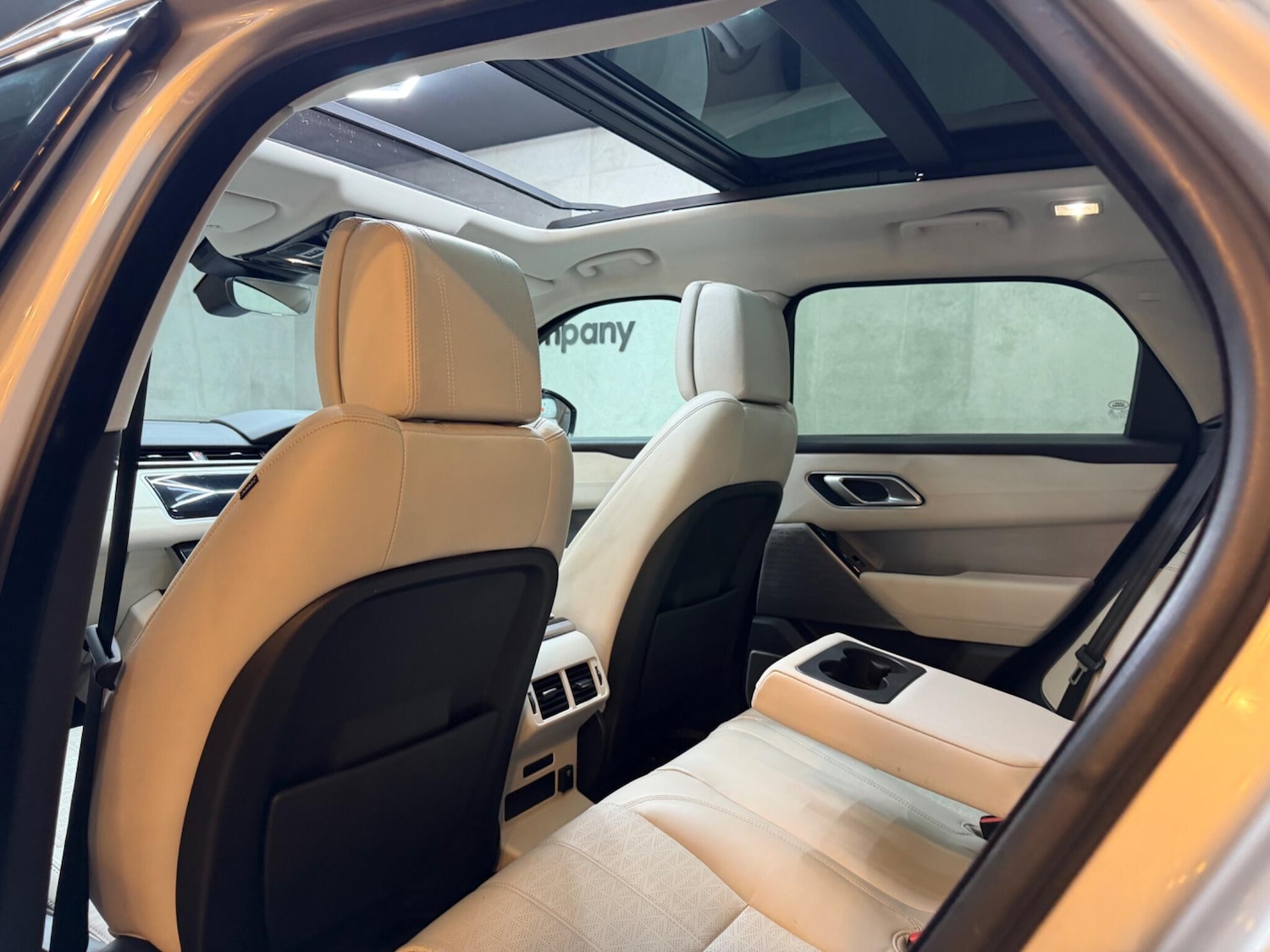 Used Land Rover Range Rover Velar 2017 for sale - 76992985: Photo 21