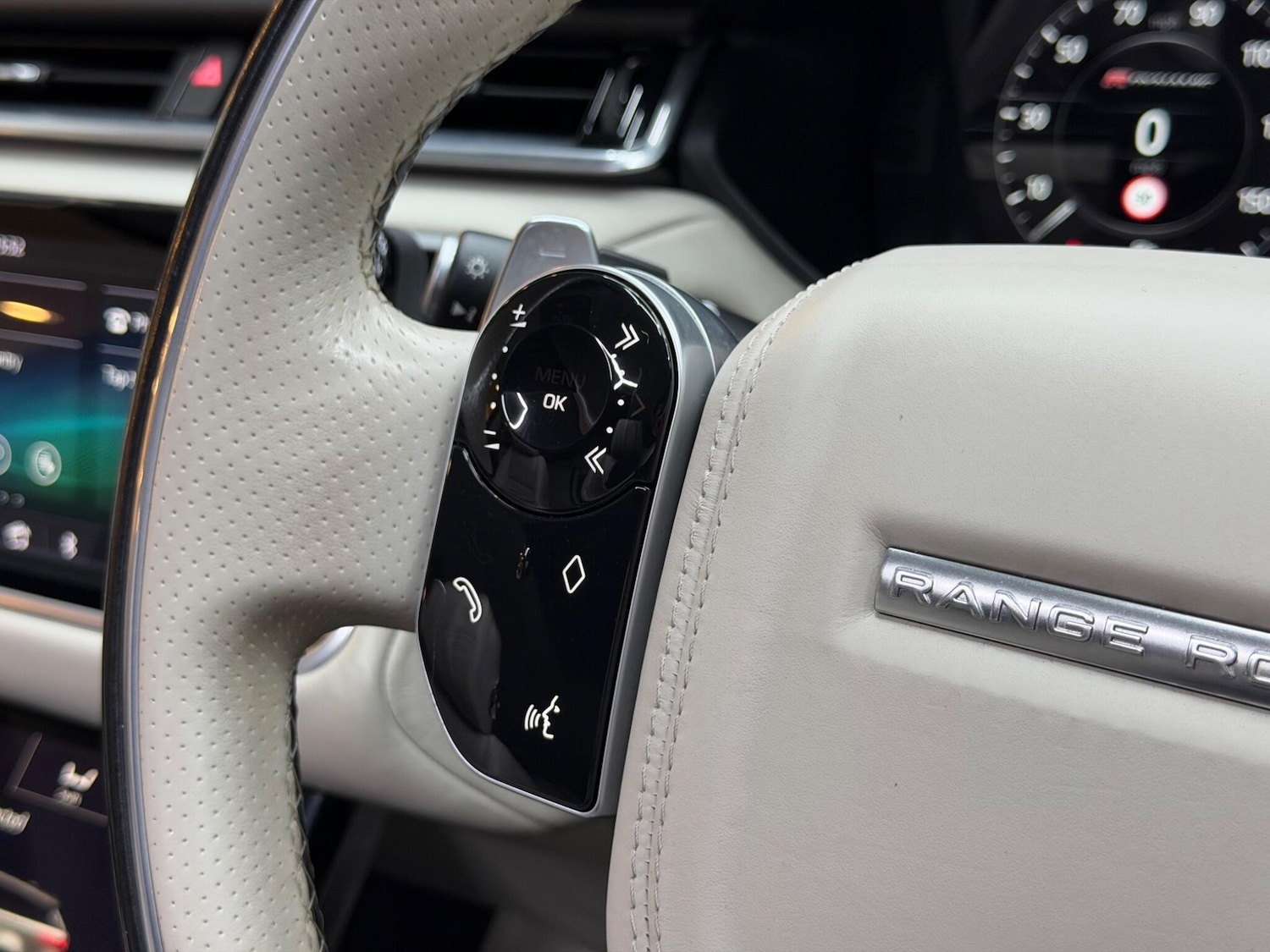 Used Land Rover Range Rover Velar 2017 for sale - 76992985: Photo 23