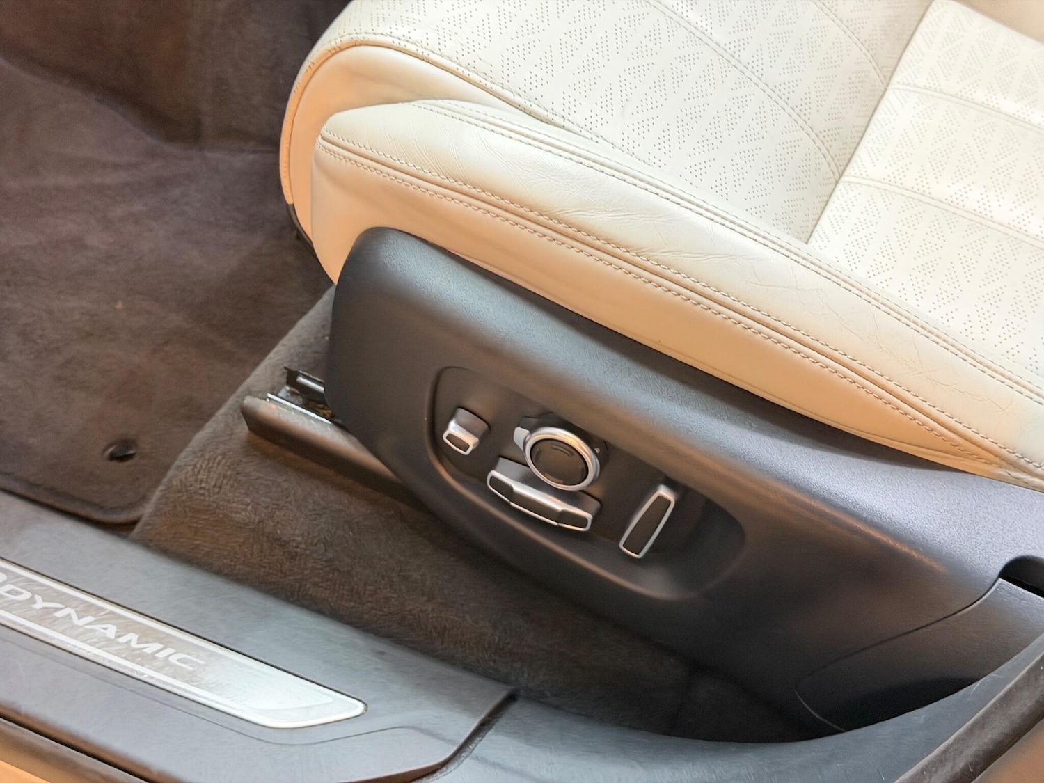 Used Land Rover Range Rover Velar 2017 for sale - 76992985: Photo 29