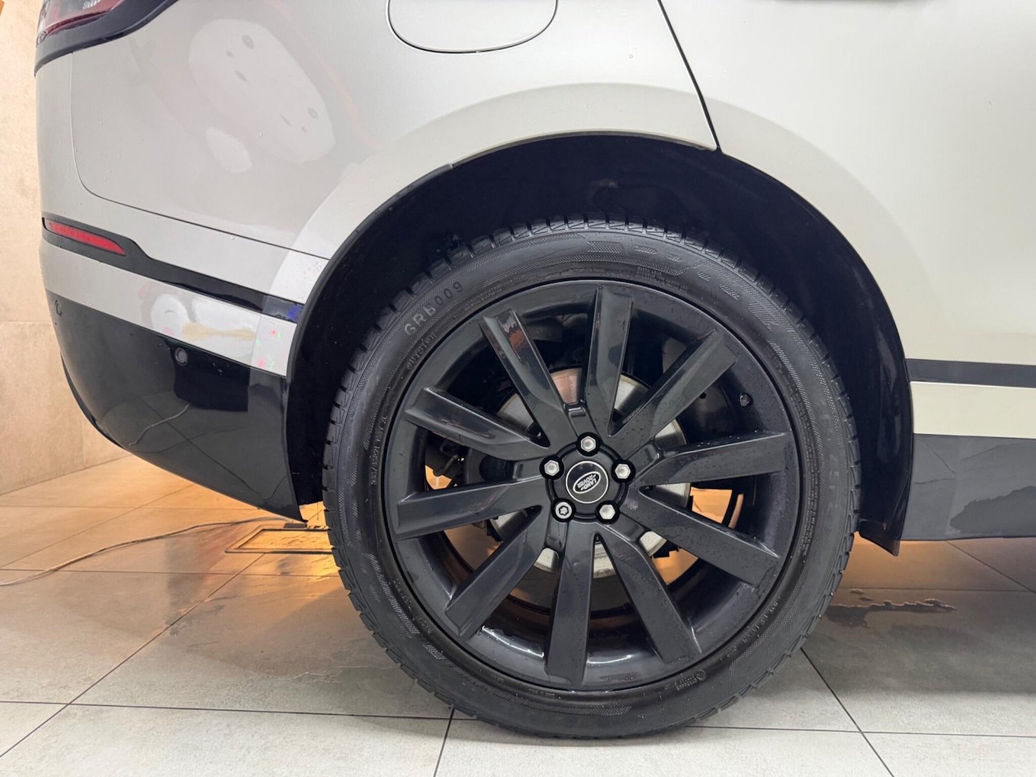 Used Land Rover Range Rover Velar 2017 for sale - 76992985: Photo 32