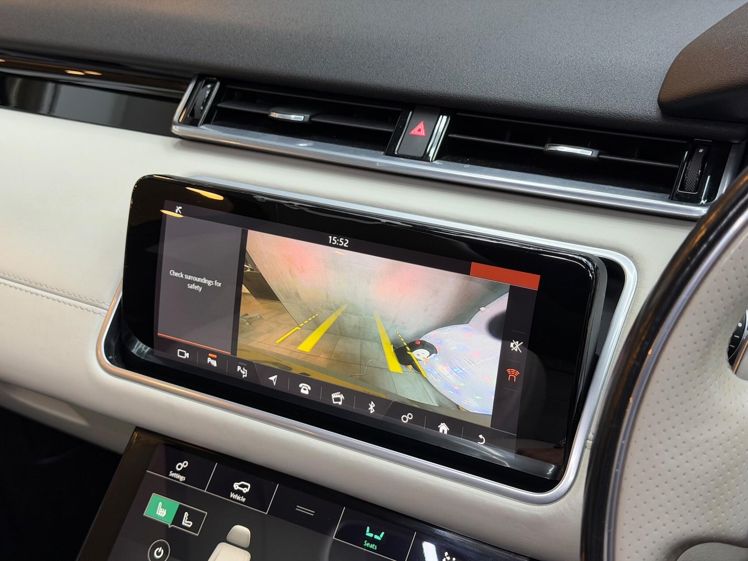 Used Land Rover Range Rover Velar 2017 for sale - 76992985: Photo 36