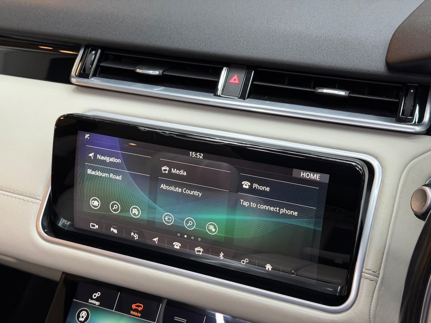 Used Land Rover Range Rover Velar 2017 for sale - 76992985: Photo 41