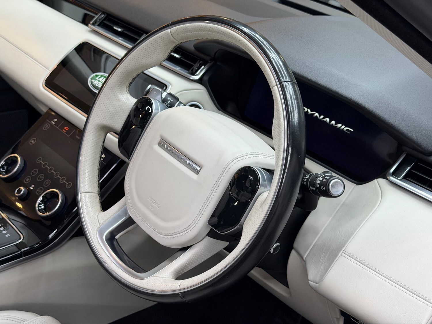 Used Land Rover Range Rover Velar 2017 for sale - 76992985: Photo 43