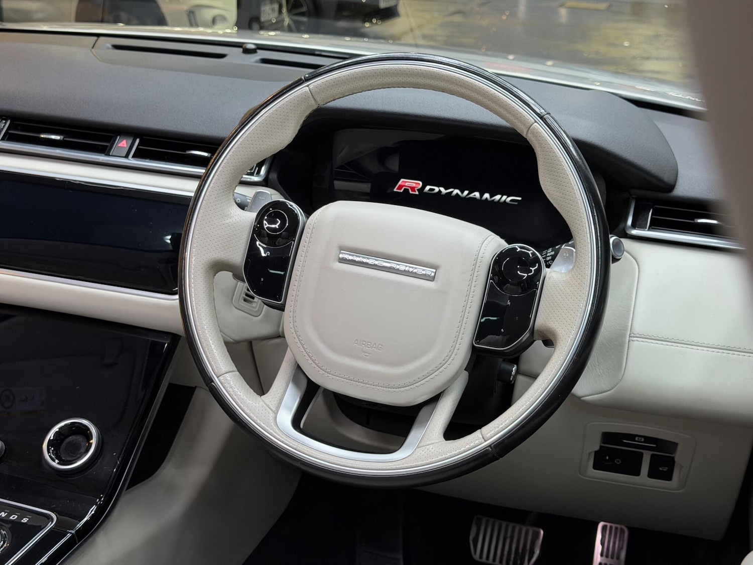 Used Land Rover Range Rover Velar 2017 for sale - 76992985: Photo 44