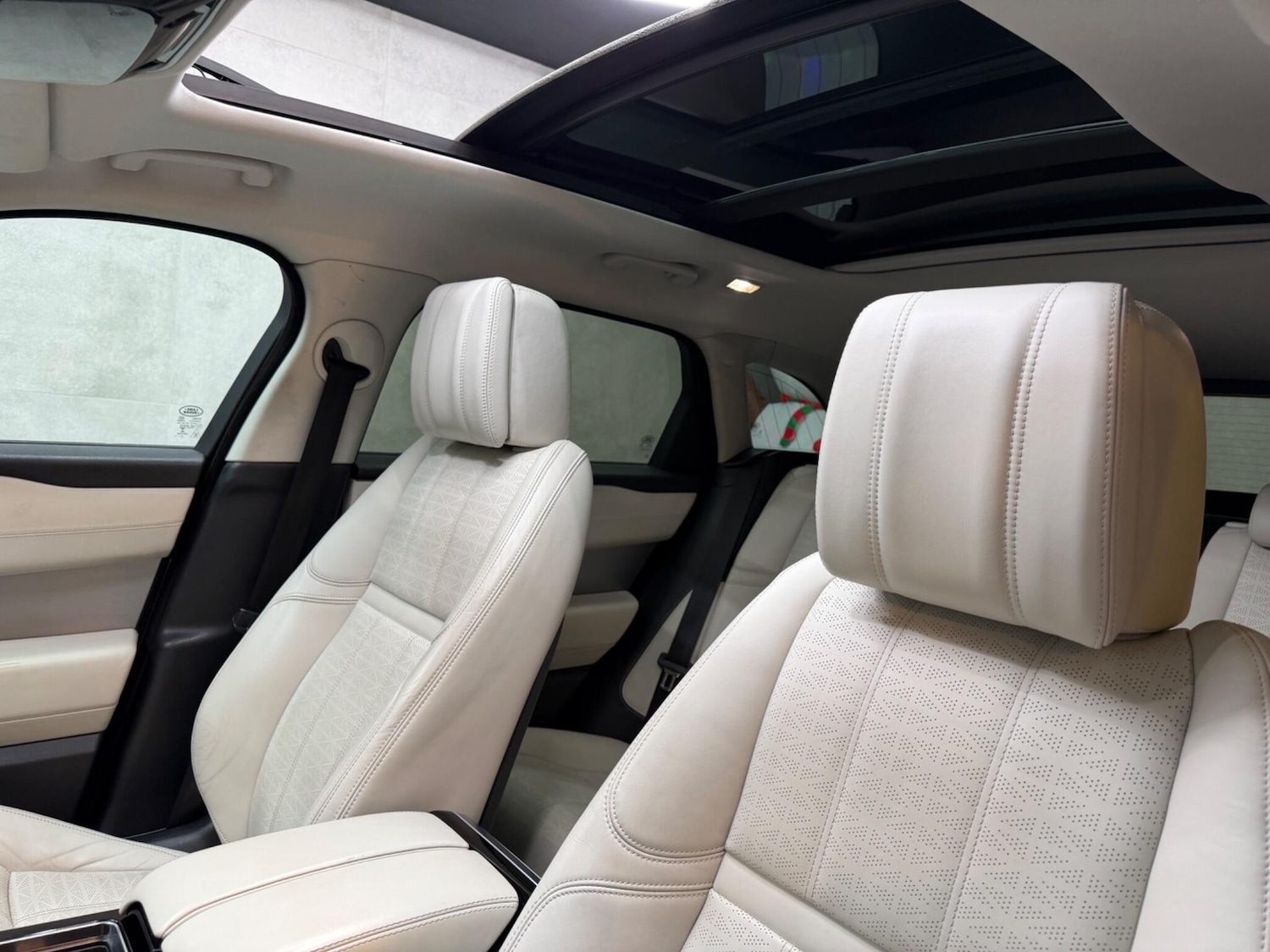 Used Land Rover Range Rover Velar 2017 for sale - 76992985: Photo 45